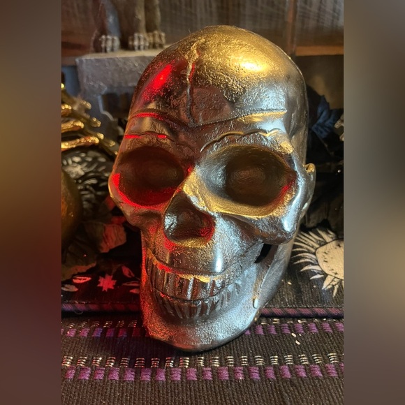 NWOT Gold Metallic Skull Decor - Picture 1 of 11